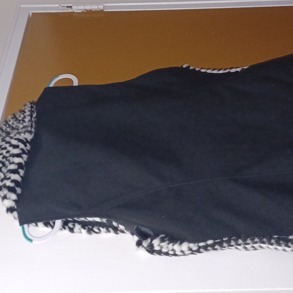 Fur Vest - Picture 2 of 5